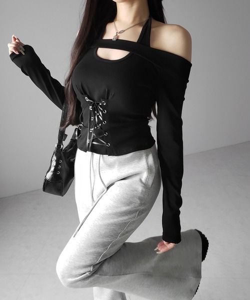 me+em select(ミームセレクト)の「【 2color 】レースアップカットアウトホルターオフショルトップス / laceup cutout halter offshoulder tops(Tシャツ/カットソー・レディース・ホワイト/ブラック・FREE)」の12枚目の写真