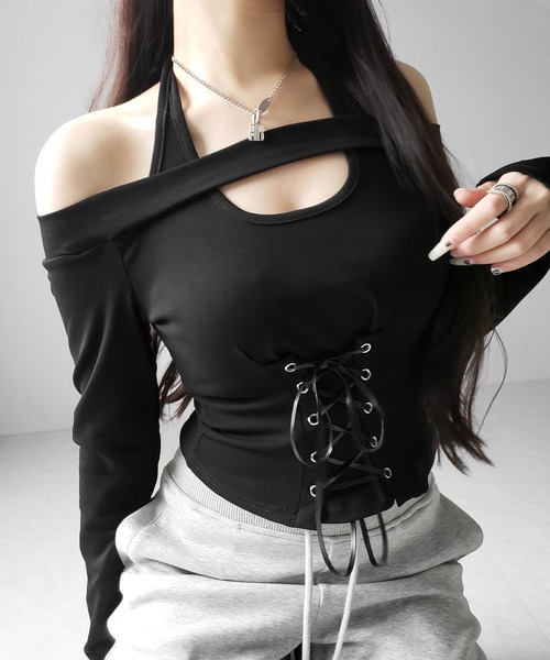 me+em select(ミームセレクト)の「【 2color 】レースアップカットアウトホルターオフショルトップス / laceup cutout halter offshoulder tops(Tシャツ/カットソー・レディース・ホワイト/ブラック・FREE)」の13枚目の写真