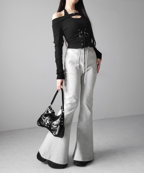 me+em select(ミームセレクト)の「【 2color 】レースアップカットアウトホルターオフショルトップス / laceup cutout halter offshoulder tops(Tシャツ/カットソー・レディース・ホワイト/ブラック・FREE)」の15枚目の写真