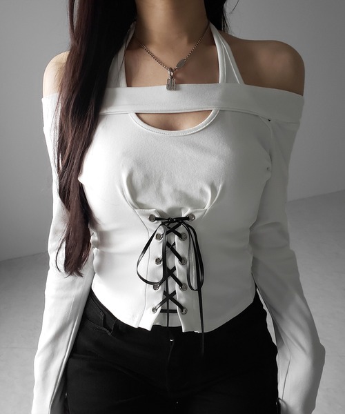 me+em select(ミームセレクト)の「【 2color 】レースアップカットアウトホルターオフショルトップス / laceup cutout halter offshoulder tops(Tシャツ/カットソー・レディース・ホワイト/ブラック・FREE)」の20枚目の写真