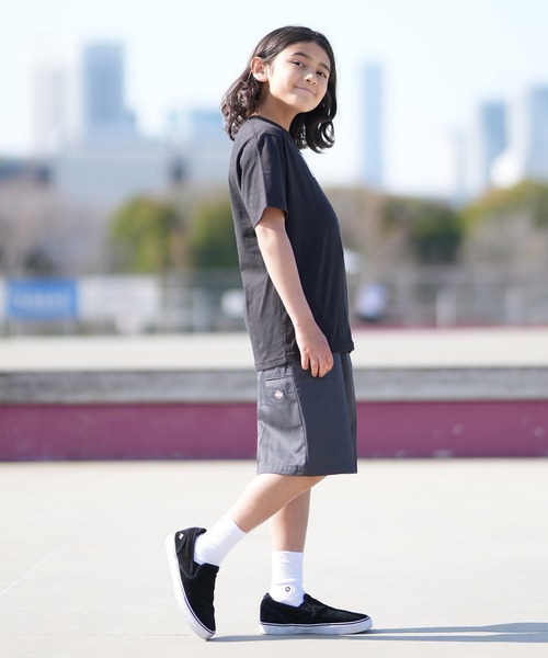 VANS（バンズ）の「VANS/バンズ キッズ 半袖 Tシャツ ドロップVロゴ VN000T4V（Tシャツ/カットソー・キッズ・ブラック/ホワイト・140cm/130cm/150cm）」の12枚目の写真