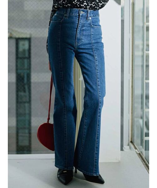 MERCURYDUO(マーキュリーデュオ)の「ストレッチブーツカットデニムパンツ(デニムパンツ・レディース・ライトブルー/ブルー・SMALL/MEDIUM)」の1枚目の写真