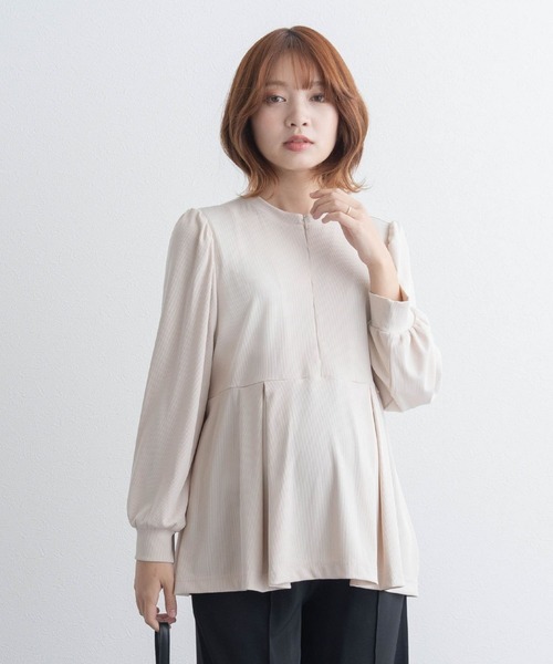 SweetMommy（スウィートマミー）の「フロントジップ ペプラムトップス [マタニティ 授乳 産前産後]（マタニティウェア/グッズ・レディース・ブラック/ライトベージュ・FREE）」の2枚目の写真