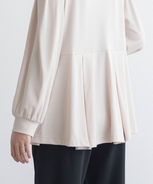 SweetMommy（スウィートマミー）の「フロントジップ ペプラムトップス [マタニティ 授乳 産前産後]（マタニティウェア/グッズ・レディース・ブラック/ライトベージュ・FREE）」の7枚目の写真