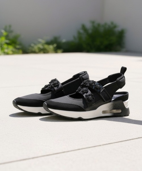 ASH(アッシュ)の「アッシュ【LOTUS】フラワースニーカーサンダル スポサン ウェッジソール メリージェーンサンダル ストラップ ベルト 5.5cmヒール(サンダル・レディース・ブラック・37/36/35/39/38/40)」の2枚目の写真