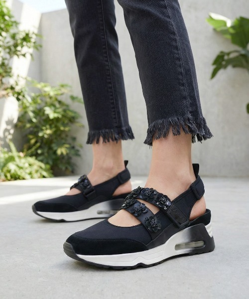 ASH(アッシュ)の「アッシュ【LOTUS】フラワースニーカーサンダル スポサン ウェッジソール メリージェーンサンダル ストラップ ベルト 5.5cmヒール(サンダル・レディース・ブラック・37/36/35/39/38/40)」の4枚目の写真