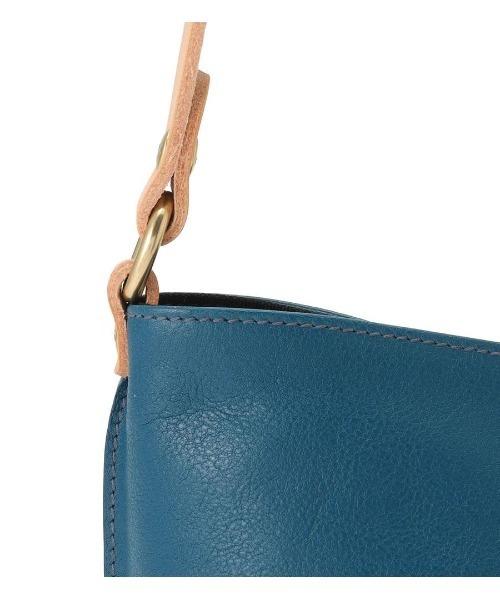 IL BISONTE(イルビゾンテ)の「IL BISONTE / SHOULDER BAG / 2026 SPRING SUMMER(ショルダーバッグ・レディース・ブラック/インディゴブルー/ダークブラウン・FREE)」の15枚目の写真