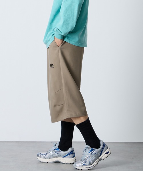 UMBRO（アンブロ）の「[UMBRO/アンブロ] 別注 ワンポイント刺繍ロゴ バギーショートパンツ（その他パンツ・レディース・ブラック/グレー/ベージュ・S/M/L/XL）」の9枚目の写真