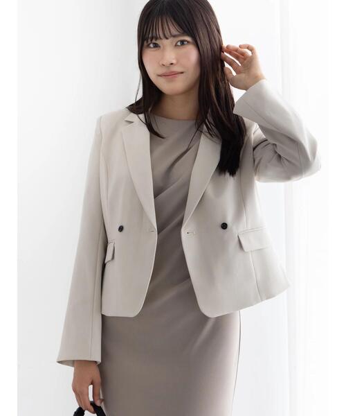 Te chichi(テチチ)の「フレア袖クロップトテーラードジャケット【AOYAMA FASHION ASSOCIATION × Té chichi】(ノーカラージャケット・レディース・ネイビー/ベージュ・F)」の4枚目の写真