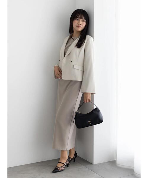 Te chichi(テチチ)の「フレア袖クロップトテーラードジャケット【AOYAMA FASHION ASSOCIATION × Té chichi】(ノーカラージャケット・レディース・ネイビー/ベージュ・F)」の8枚目の写真