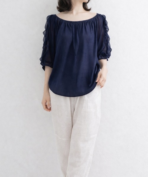 SallyLunn(サリーラン)の「シアーギャザー ボリュームブラウス(シャツ/ブラウス・レディース・ネイビー・LARGE/MEDIUM)」の2枚目の写真