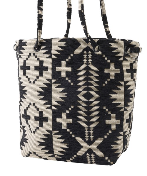 PENDLETON(ペンドルトン)の「PENDLETON/ペンドルトン ゴブラン ジャガード バケットバッグ(ショルダーバッグ・レディース・ブラック/ブルー・FREE)」の4枚目の写真
