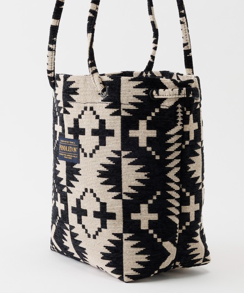 PENDLETON(ペンドルトン)の「PENDLETON/ペンドルトン ゴブラン ジャガード バケットバッグ(ショルダーバッグ・レディース・ブラック/ブルー・FREE)」の5枚目の写真