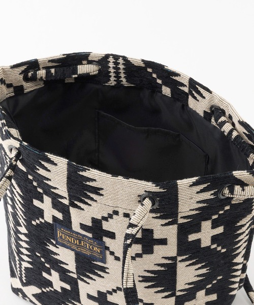 PENDLETON(ペンドルトン)の「PENDLETON/ペンドルトン ゴブラン ジャガード バケットバッグ(ショルダーバッグ・レディース・ブラック/ブルー・FREE)」の6枚目の写真