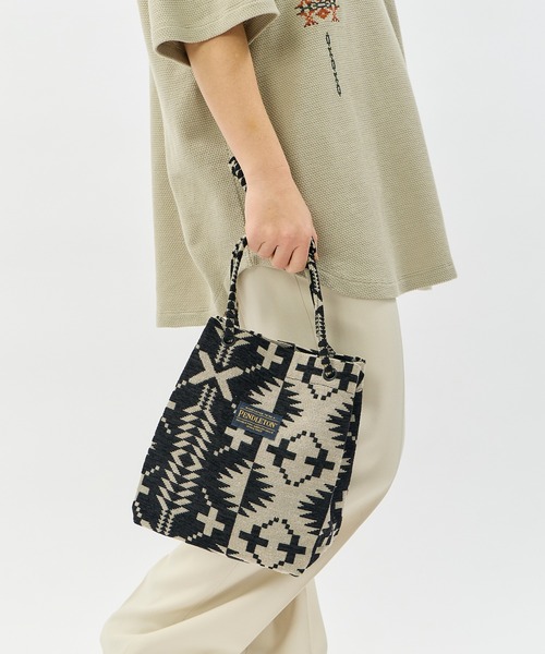 PENDLETON(ペンドルトン)の「PENDLETON/ペンドルトン ゴブラン ジャガード バケットバッグ(ショルダーバッグ・レディース・ブラック/ブルー・FREE)」の7枚目の写真
