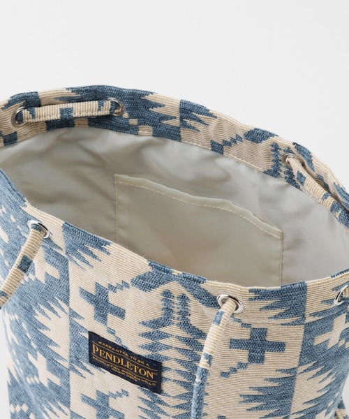 PENDLETON(ペンドルトン)の「PENDLETON/ペンドルトン ゴブラン ジャガード バケットバッグ(ショルダーバッグ・レディース・ブラック/ブルー・FREE)」の12枚目の写真