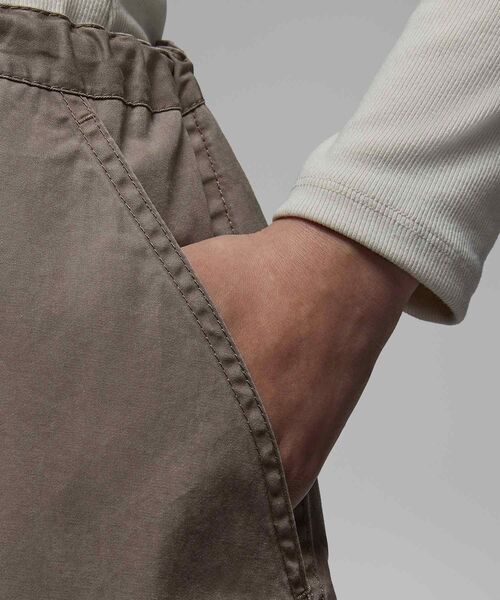 JORDAN BRAND(ジョーダンブランド)の「ジョーダン シカゴ ウィメンズ パラシュート スカート / Jordan Chicago Women's Parachute Skirt IF1048-040 Olive Grey(スカート・レディース・サンドグレー・XS/S/M/L/XL)」の6枚目の写真
