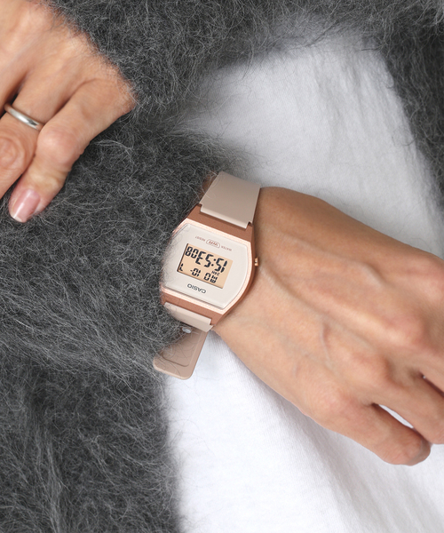 HIROB（ヒロブ）の「CASIO LW-204-4AJF Pink（アナログ腕時計・レディース・ピンク・FREE）」の7枚目の写真