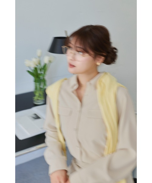 Her lip to（ハーリップトゥー）の「Multi-Way Twill Shirt（シャツ/ブラウス・レディース・ベージュ/オフホワイト/サックスブルー・S/M）」の6枚目の写真