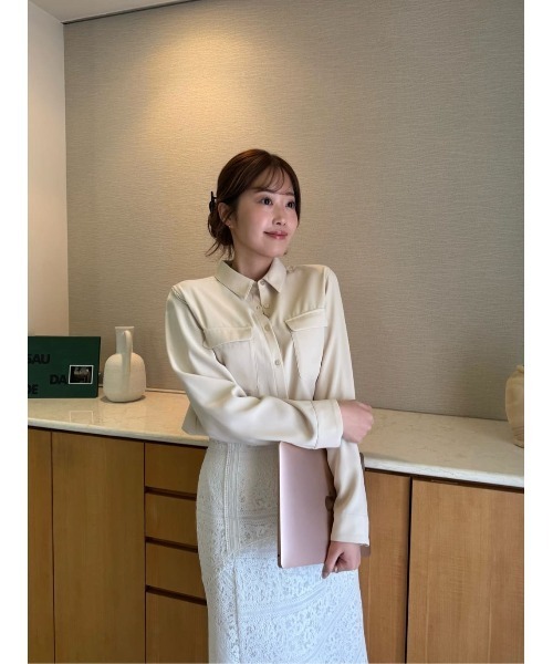 Her lip to（ハーリップトゥー）の「Multi-Way Twill Shirt（シャツ/ブラウス・レディース・ベージュ/オフホワイト/サックスブルー・S/M）」の17枚目の写真