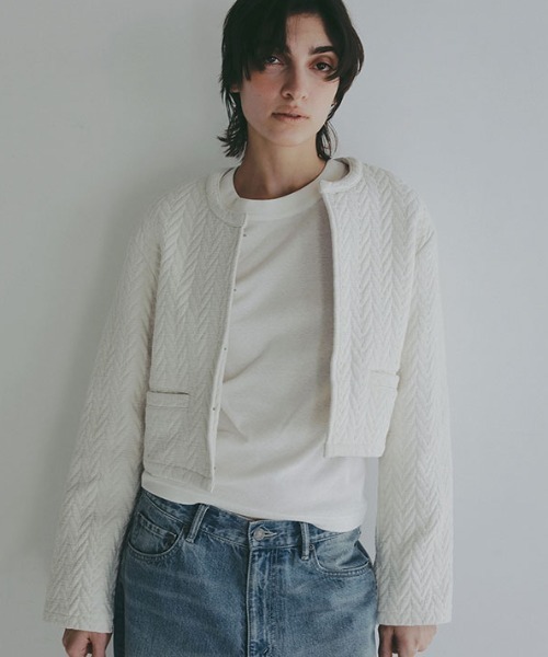 ETRE TOKYO(エトレトウキョウ)の「キルトショートカーディガン(カーディガン/ボレロ・レディース・オフホワイト・FREE)」の1枚目の写真