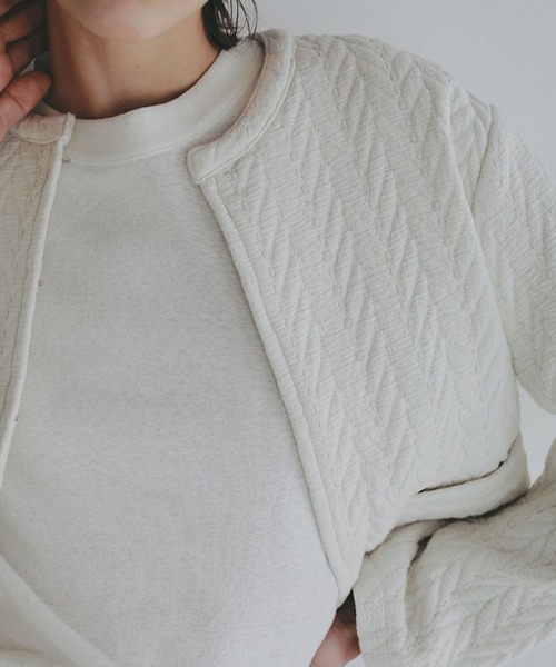 ETRE TOKYO(エトレトウキョウ)の「キルトショートカーディガン(カーディガン/ボレロ・レディース・オフホワイト・FREE)」の4枚目の写真