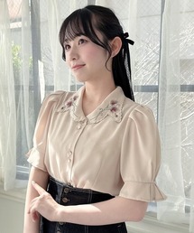 an another angelus（アンアナザーアンジェラス）の「スイートピー刺繍開衿ブラウス（シャツ/ブラウス）」