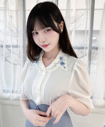 an another angelus（アンアナザーアンジェラス）の「スイートピー刺繍開衿ブラウス（シャツ/ブラウス）」