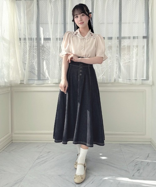 an another angelus（アンアナザーアンジェラス）の「スイートピー刺繍開衿ブラウス（シャツ/ブラウス・レディース・ピンクベージュ/オフホワイト・FREE）」の9枚目の写真