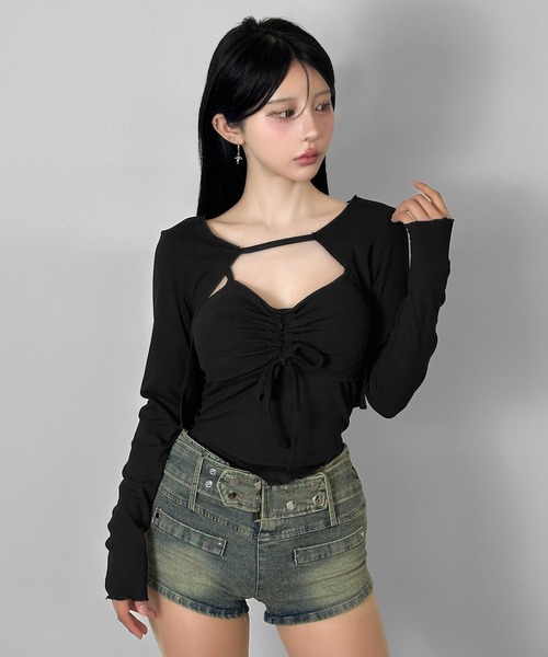 FOLLOWIN(フォロウィン)の「【3color/カップ付き】フロントギャザーカットアウトレイヤードトップス(Tシャツ/カットソー・レディース・グレー/ホワイト/ブラック・FREE)」の2枚目の写真