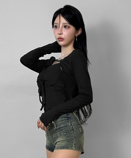 FOLLOWIN(フォロウィン)の「【3color/カップ付き】フロントギャザーカットアウトレイヤードトップス(Tシャツ/カットソー・レディース・グレー/ホワイト/ブラック・FREE)」の14枚目の写真