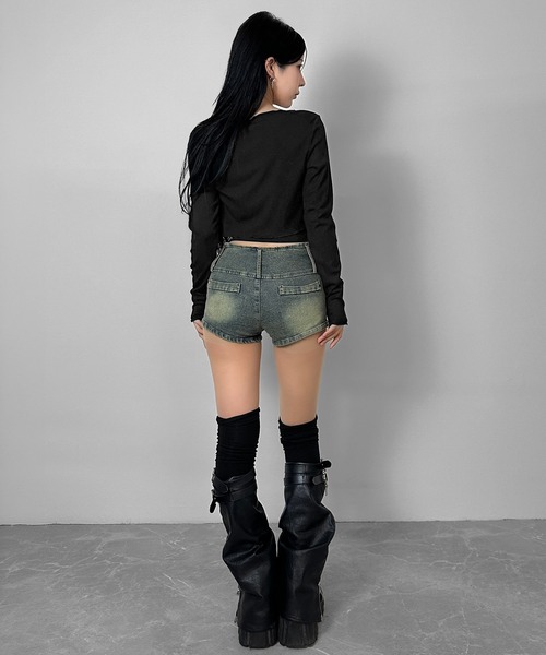 FOLLOWIN(フォロウィン)の「【3color/カップ付き】フロントギャザーカットアウトレイヤードトップス(Tシャツ/カットソー・レディース・グレー/ホワイト/ブラック・FREE)」の7枚目の写真