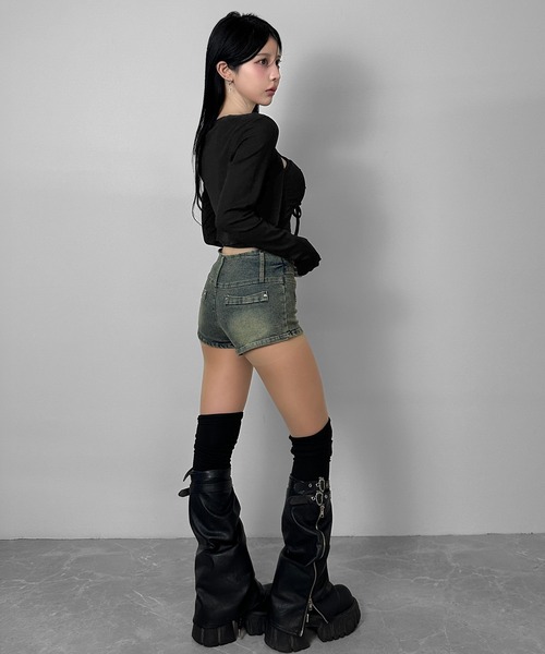 FOLLOWIN(フォロウィン)の「【3color/カップ付き】フロントギャザーカットアウトレイヤードトップス(Tシャツ/カットソー・レディース・グレー/ホワイト/ブラック・FREE)」の6枚目の写真