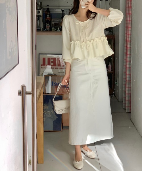 FAVORITO(ファヴォリート)の「リボンクルーネックシャツ(シャツ/ブラウス・レディース・ベージュ/ブラック・F)」の20枚目の写真