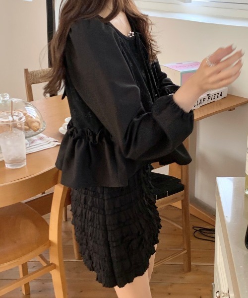 FAVORITO(ファヴォリート)の「リボンクルーネックシャツ(シャツ/ブラウス・レディース・ベージュ/ブラック・F)」の9枚目の写真