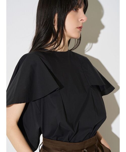 ELENDEEK（エレンディーク）の「ケープライクブラウス（シャツ/ブラウス・レディース・ブラック/ブルー/オフホワイト・FREE）」の2枚目の写真