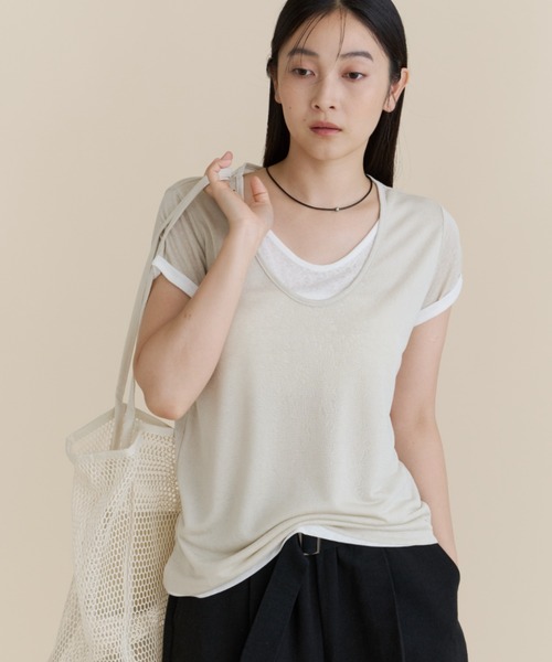 DFFUR.(ディフル)の「レイヤードライクUネックTシャツ(Tシャツ/カットソー・レディース・ライトベージュ/チャコールグレー/ライトグレー・FREE)」の3枚目の写真