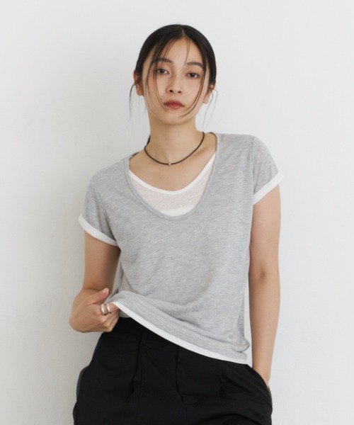 DFFUR.(ディフル)の「レイヤードライクUネックTシャツ(Tシャツ/カットソー・レディース・ライトベージュ/チャコールグレー/ライトグレー・FREE)」の2枚目の写真