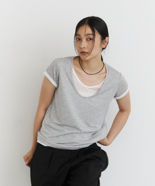 DFFUR.(ディフル)の「レイヤードライクUネックTシャツ(Tシャツ/カットソー・レディース・ライトベージュ/チャコールグレー/ライトグレー・FREE)」の8枚目の写真