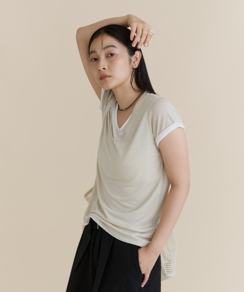 DFFUR.(ディフル)の「レイヤードライクUネックTシャツ(Tシャツ/カットソー・レディース・ライトベージュ/チャコールグレー/ライトグレー・FREE)」の18枚目の写真