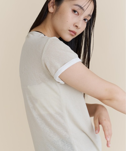 DFFUR.(ディフル)の「レイヤードライクUネックTシャツ(Tシャツ/カットソー・レディース・ライトベージュ/チャコールグレー/ライトグレー・FREE)」の6枚目の写真