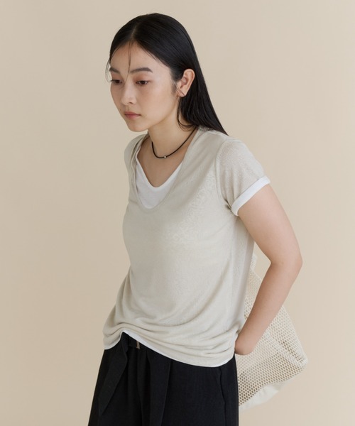 DFFUR.(ディフル)の「レイヤードライクUネックTシャツ(Tシャツ/カットソー・レディース・ライトベージュ/チャコールグレー/ライトグレー・FREE)」の17枚目の写真