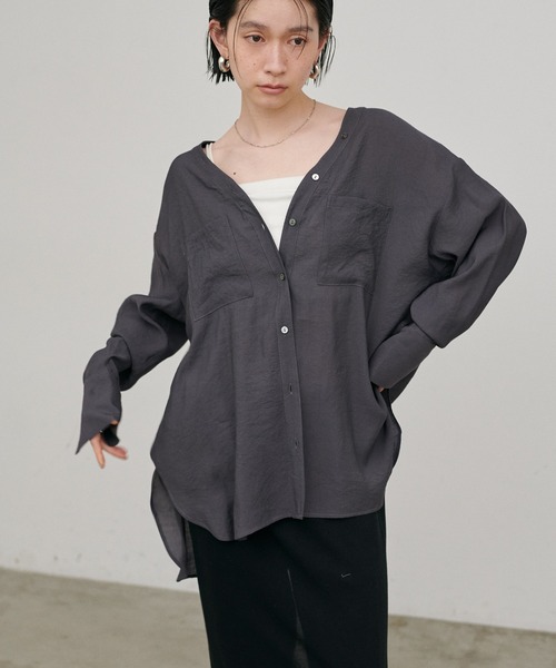 LARUTA（ラルータ）の「【LARUTA】2WAYVネックスキッパーシャツ（シャツ/ブラウス・レディース・ベージュ/サックスブルー/チャコールグレー/オフホワイト・FREE）」の17枚目の写真