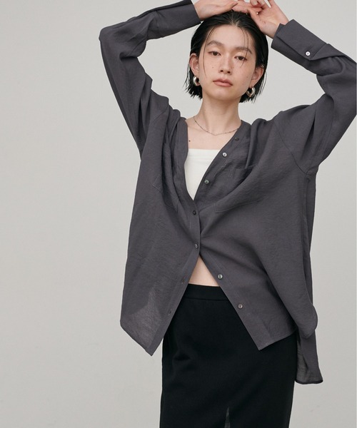 LARUTA（ラルータ）の「【LARUTA】2WAYVネックスキッパーシャツ（シャツ/ブラウス・レディース・ベージュ/サックスブルー/チャコールグレー/オフホワイト・FREE）」の19枚目の写真