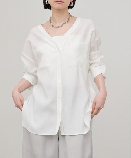 LARUTA（ラルータ）の「【LARUTA】2WAYVネックスキッパーシャツ（シャツ/ブラウス・レディース・ベージュ/サックスブルー/チャコールグレー/オフホワイト・FREE）」の10枚目の写真