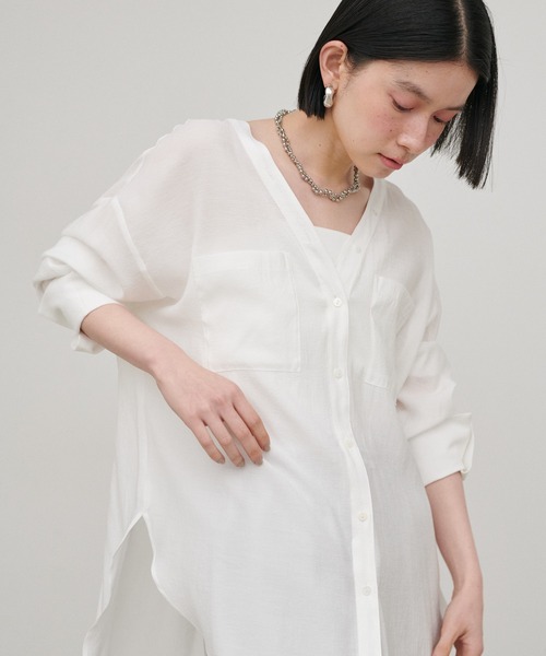 LARUTA（ラルータ）の「【LARUTA】2WAYVネックスキッパーシャツ（シャツ/ブラウス・レディース・ベージュ/サックスブルー/チャコールグレー/オフホワイト・FREE）」の12枚目の写真