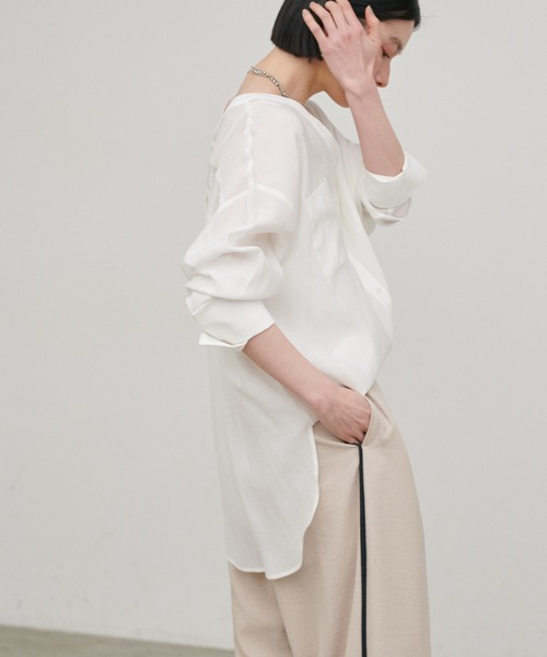 LARUTA（ラルータ）の「【LARUTA】2WAYVネックスキッパーシャツ（シャツ/ブラウス・レディース・ベージュ/サックスブルー/チャコールグレー/オフホワイト・FREE）」の6枚目の写真