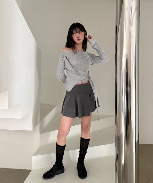 4INT.(フォイント)の「カシュクール ラウンド 長袖 Tシャツ(Tシャツ/カットソー・レディース・グレー/ホワイト/ブラック・FREE)」の22枚目の写真