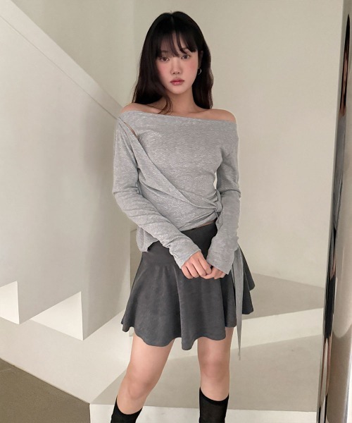 4INT.(フォイント)の「カシュクール ラウンド 長袖 Tシャツ(Tシャツ/カットソー・レディース・グレー/ホワイト/ブラック・FREE)」の20枚目の写真