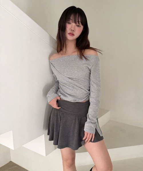 4INT.(フォイント)の「カシュクール ラウンド 長袖 Tシャツ(Tシャツ/カットソー・レディース・グレー/ホワイト/ブラック・FREE)」の17枚目の写真